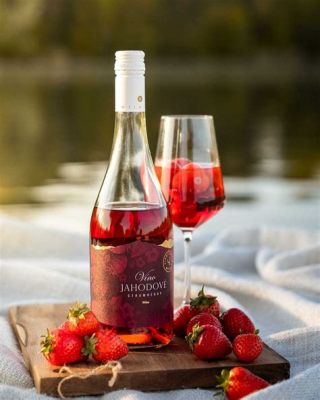 Strawberry Wine ve İçine Damlayan Nostaljik Aşk Özlemi